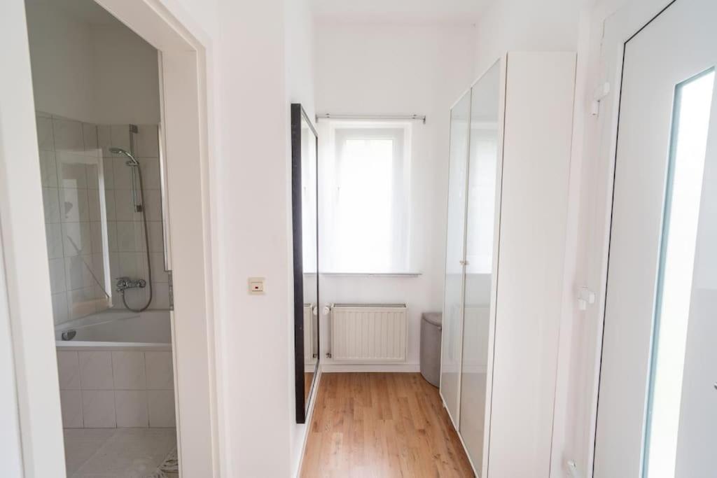 Wohnung Naehe Stadtzentrum Mit Wohnzimmer Und Kueche Koblenz  Exterior photo